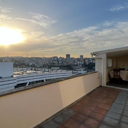 200 M2 Muhtesem Cati Kati, Roof Appartement Istanboel Buitenkant foto