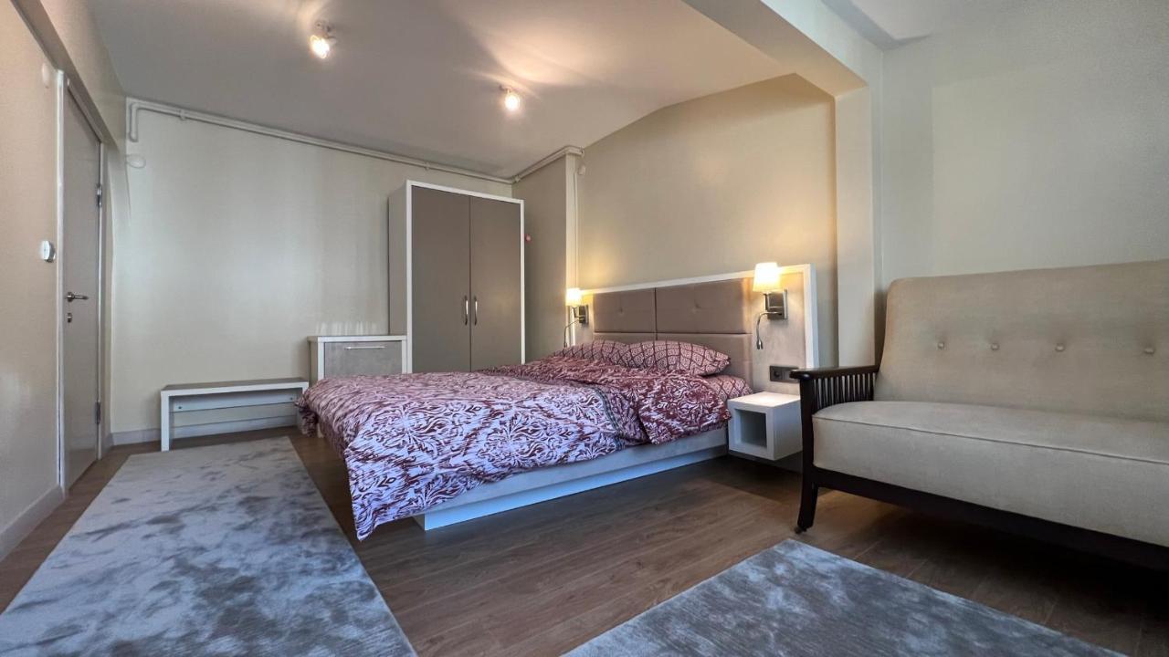 200 M2 Muhtesem Cati Kati, Roof Appartement Istanboel Buitenkant foto