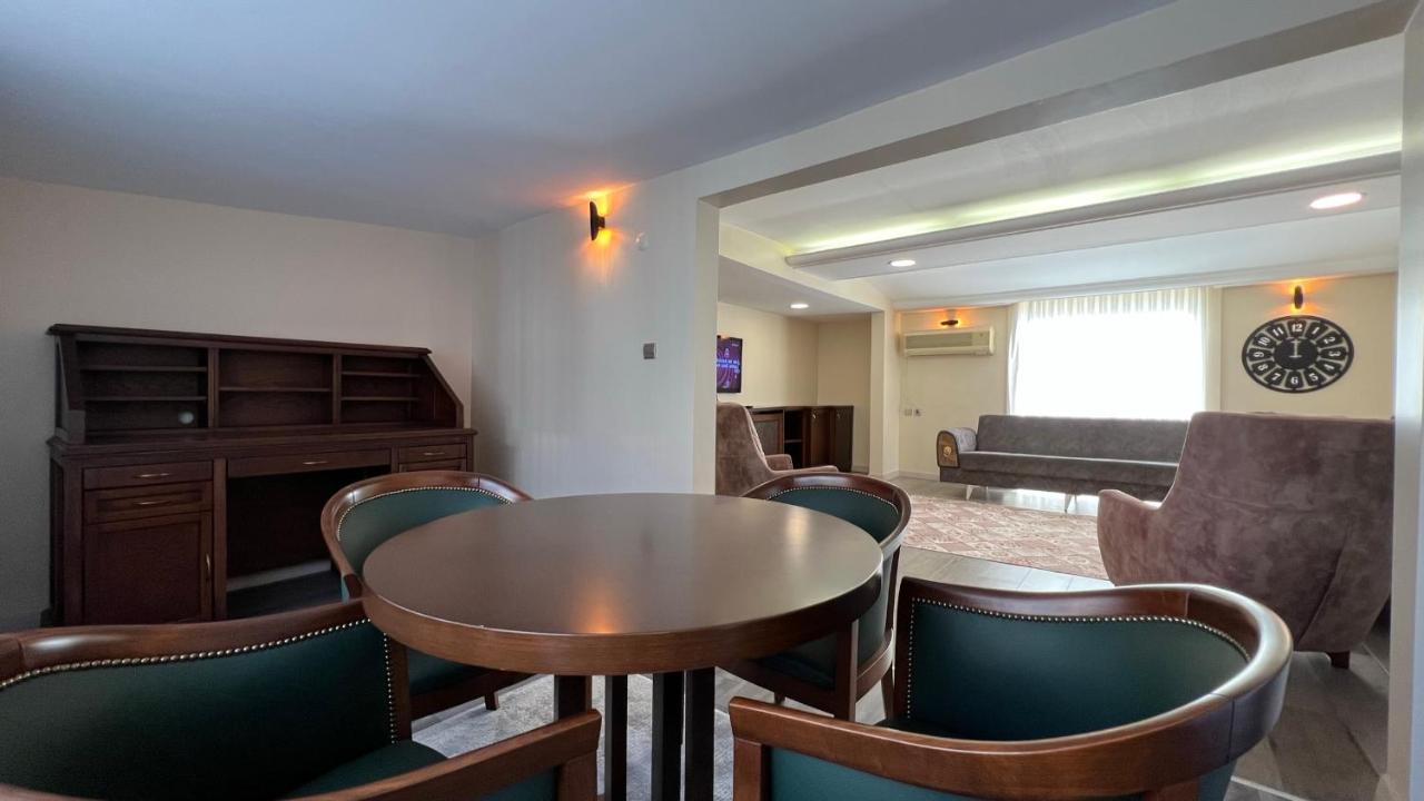 200 M2 Muhtesem Cati Kati, Roof Appartement Istanboel Buitenkant foto