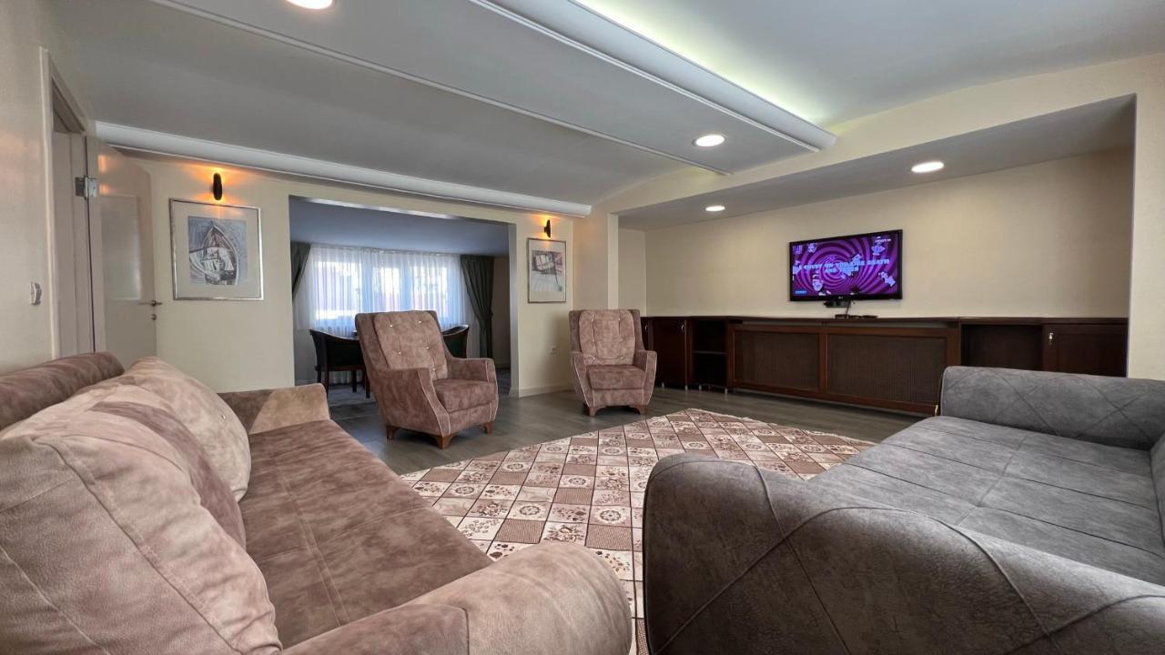 200 M2 Muhtesem Cati Kati, Roof Appartement Istanboel Buitenkant foto