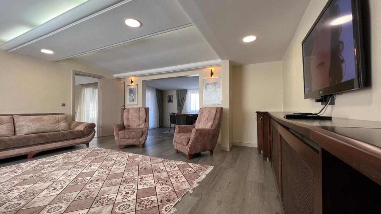 200 M2 Muhtesem Cati Kati, Roof Appartement Istanboel Buitenkant foto