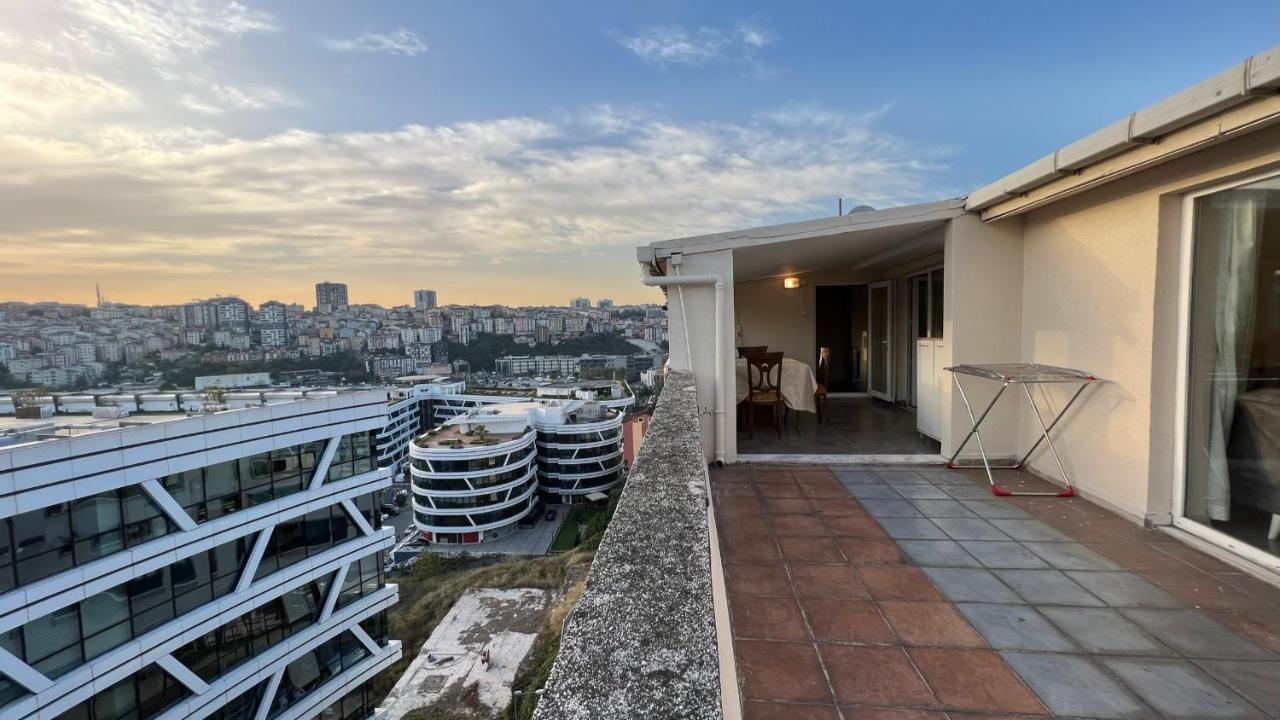 200 M2 Muhtesem Cati Kati, Roof Appartement Istanboel Buitenkant foto