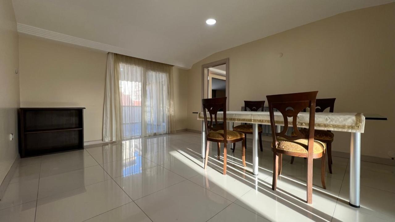 200 M2 Muhtesem Cati Kati, Roof Appartement Istanboel Buitenkant foto